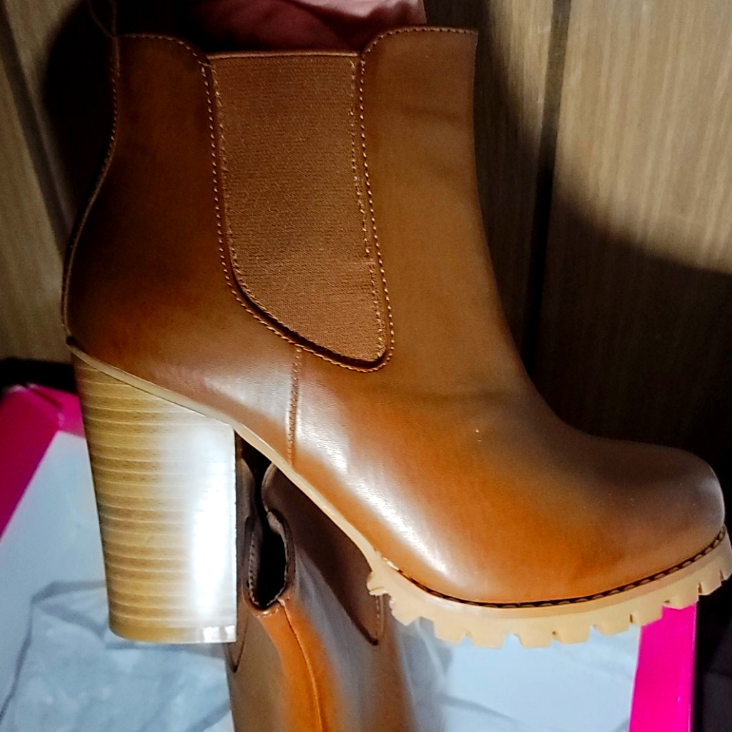 Brand New Chines Laundry Boots